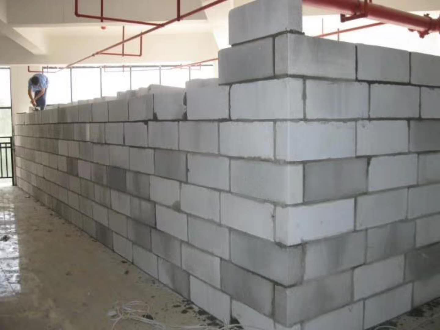 汉川蒸压加气混凝土砌块承重墙静力和抗震性能的研究